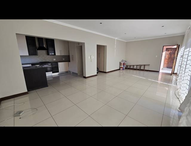 12 BEDROOM FREEHOLD FOR SALE IN WINCHESTER HILLS